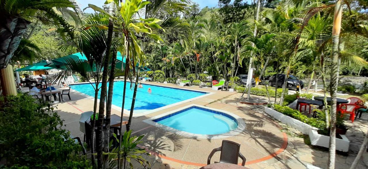 Hotel Campestre La Gaitana Tobia Buitenkant foto
